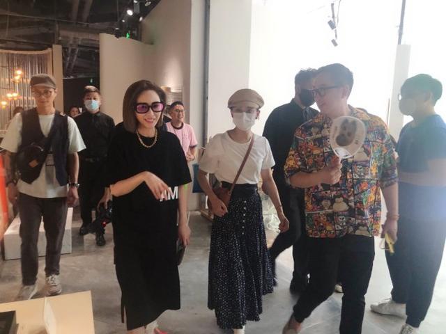 孫儷帶等等小花參加活動，孫儷長發更顯優雅氣質，孩子長大了不少 娛樂八卦吃瓜 第7张