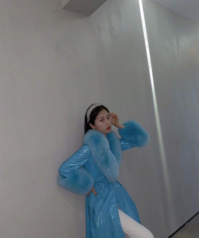 虞書欣私服穿搭太少女！紫色西裝外套搭高馬尾，造型高級且優雅 娛樂八卦吃瓜 第1张