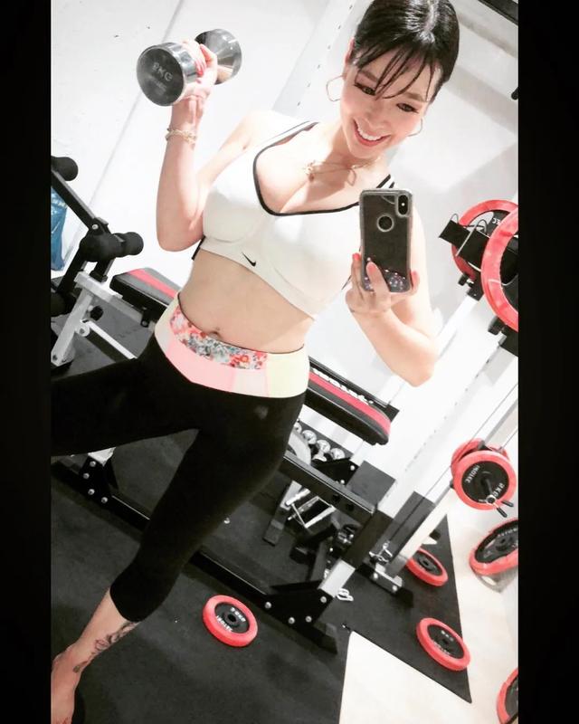 Sexy Japanese Mom