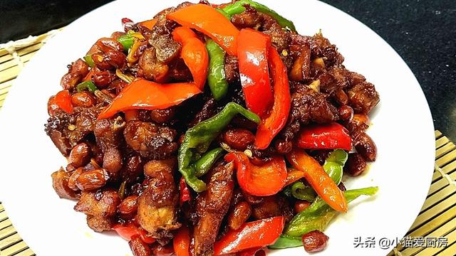 家常做法的双椒兔肉，双椒辣子兔丁这么做最好吃