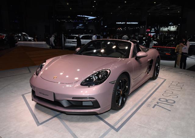 保时捷718 Spyder，售价73.80万元，“白富美”购车新选择？