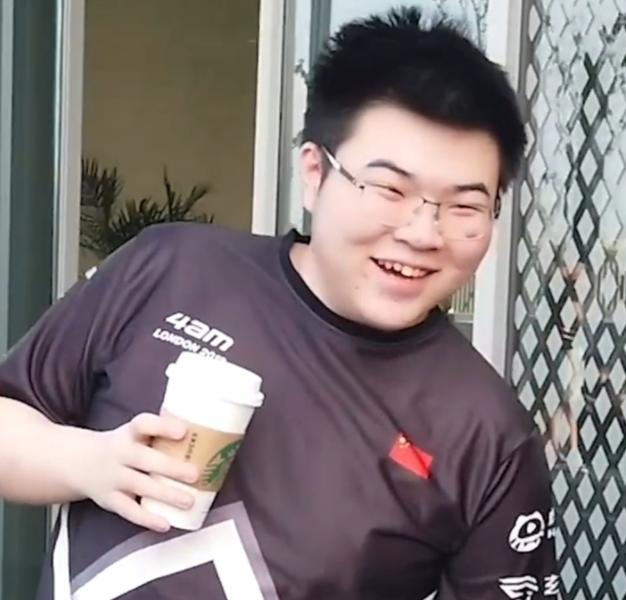 绝地求生：韦神致命手绝地求生卡盟雷力挽狂澜，4AM解锁主打运营战术19杀吃鸡