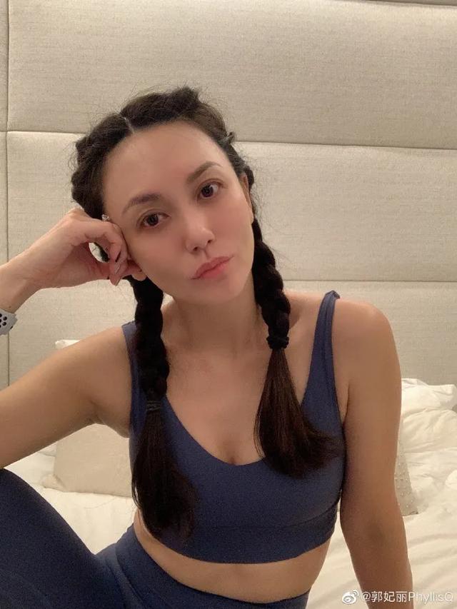 看完「最美殷素素」的近照，網友驚呼：確定沒吃防腐劑嗎 街拍正妹 第12张