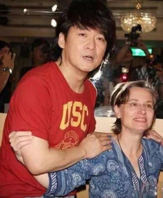 周華健的美國老婆，被嘲夫妻像母子，如今34年不離不棄被寵成公主 娛樂八卦吃瓜 第8张