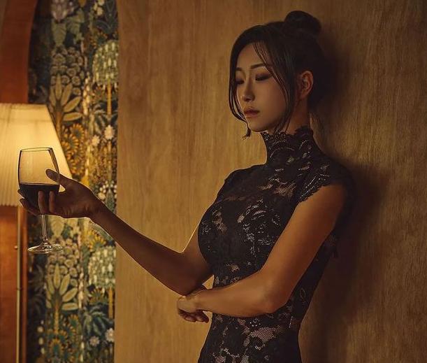 170韓國女私教，健美身材讓人眼前一亮，性感嫵媚，殺傷力十足 街拍正妹 第2张