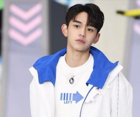 22歲男星被曝與多個女粉戀愛！開房、奢侈品消費，都要女方買單 娛樂八卦吃瓜 第6张