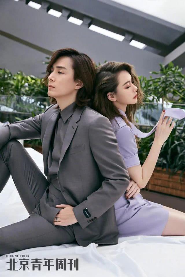 戚薇李承鉉登雜志封面，演繹另類「情侶穿搭」，時髦造型太過吸睛 娛樂八卦吃瓜 第4张