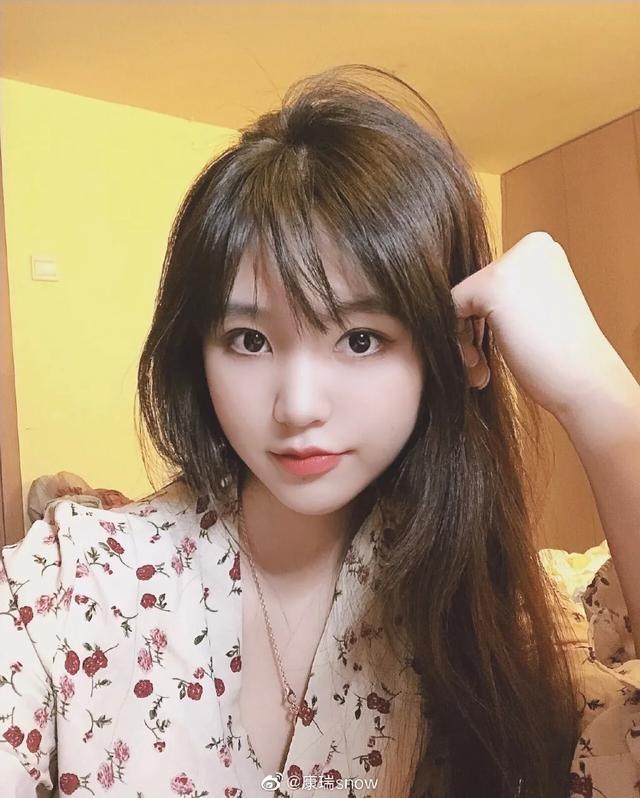 95後美女老闆，健身5年練出令人稱羨的身材，可謂才華與美貌並存 街拍正妹 第2张