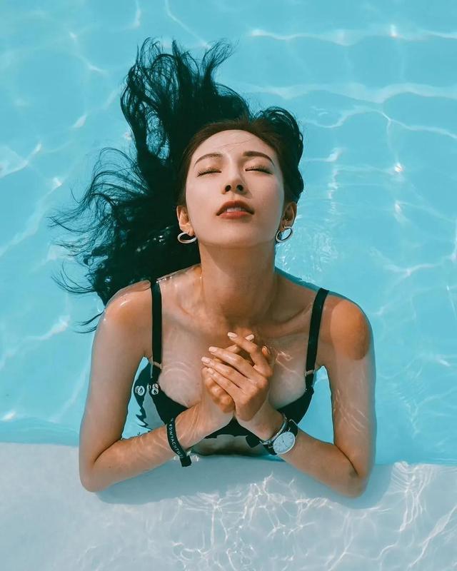 被稱「韓國版張鈞甯」的她，顏值高身材好，比基尼照引發舔屏熱潮 街拍正妹 第3张