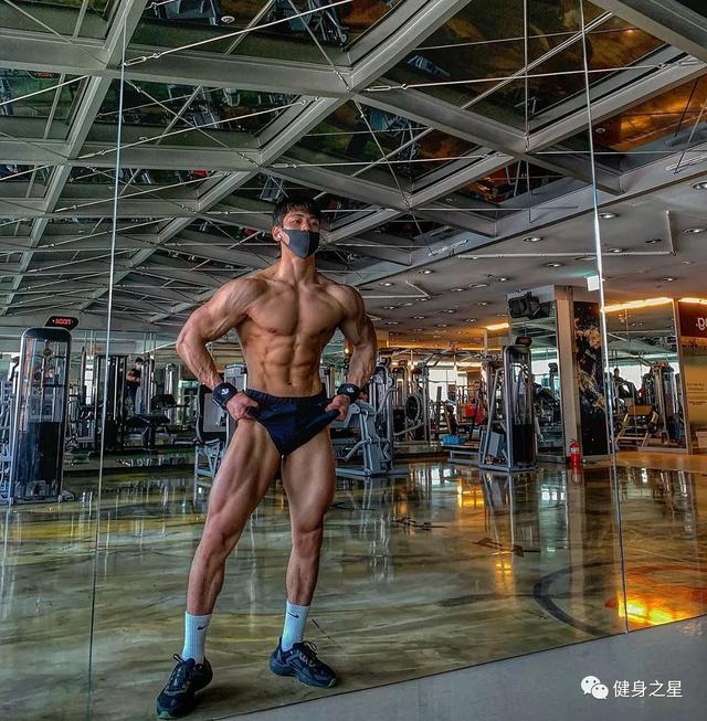 韓國小哥擁有鮮肉臉金剛身，還有嘎嘣脆的6塊腹肌，真令人羨慕 健身減肥達人 第5张