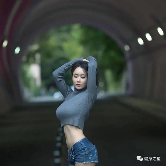 纖腰，翹臀，馬甲線，這位韓國微胖小姐姐，是你心中的女神嗎 街拍正妹 第9张