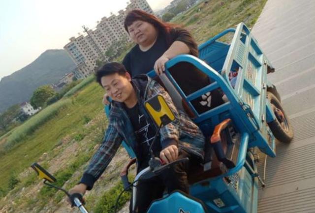 “School Flower“ Chen Wanzhi: 1.55 meters high and weighing more than 300 kilograms, sleeping on 2 beds, how are the couples now?