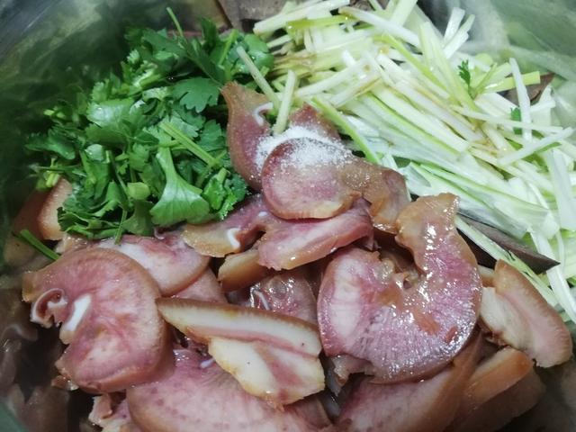 適合下酒的5道「冷盤」菜，酥嫩爽口，營養不膩，學會做給家人吃 熱愛美食 第20张