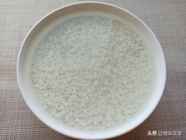 餃子皮別浪費了，教你4種創新吃法，皮脆餡香，上桌孩子們搶著吃 熱愛美食 第41张