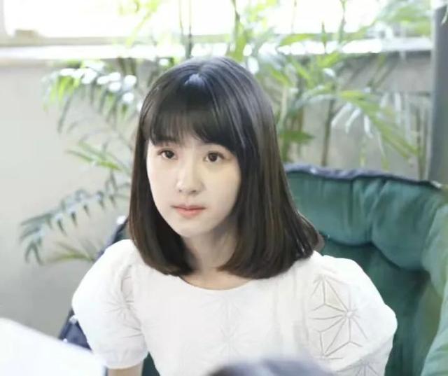 隻要一大笑，顏值就垮掉的5位明星，劉亦菲女神形象全無