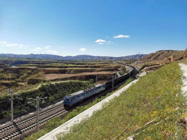 北京到西安的高铁，北京到西安高铁几个小时（其曾坐高铁从北京去西安看兵马俑）