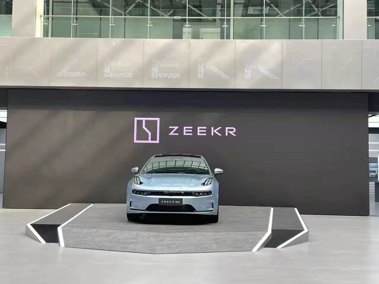 ZEEKR 001量产车下线，首批用户交付即将开启