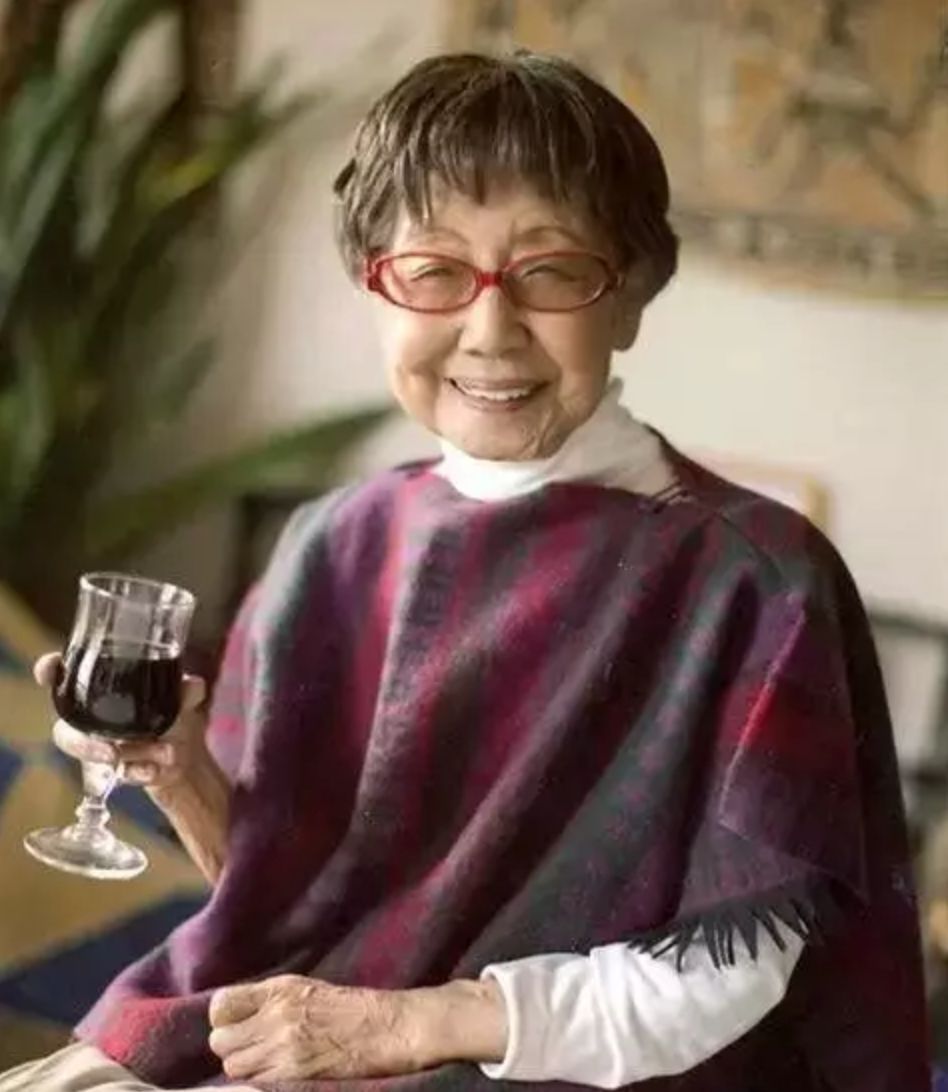 中村恒子,是一位工作了近70年的心理医生,直到90岁仍未退休.