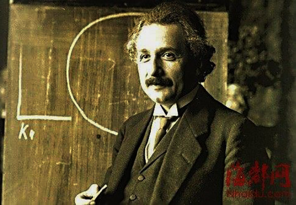 今天是圆周率日，爱因斯坦139周年诞辰，盘点他那些辉煌的成就！