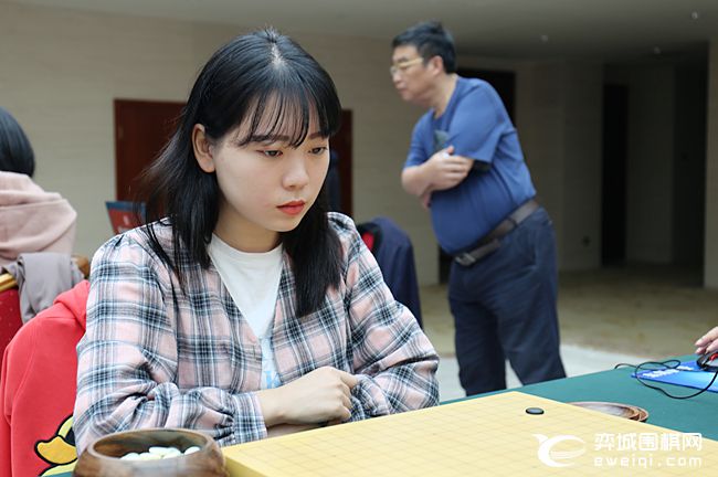 侵删)金彩瑛围棋陈楠简历(网络配图 侵删)贾罡璐vs金彩瑛围棋陈楠简历