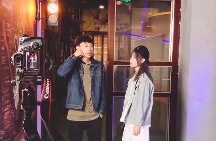 抖音代运营m(抖音网红背后的男人：一年打造50个账号，最穷时兜里只剩5块钱)  第7张