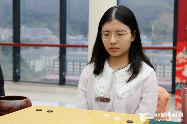 围棋陈楠简历女子甲级组第13轮集体照聂卫平参加联合国际象棋芮乃薇陈