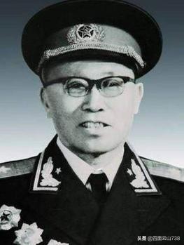 军区公安军副司令员,旅大市公安局局长)张致祥(1909—2009)宣传部部长