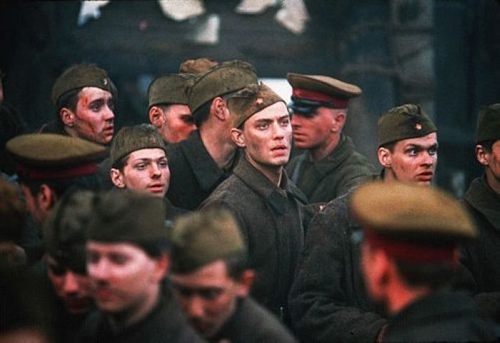 《兵临城下》(2001)(美国 / 英国)