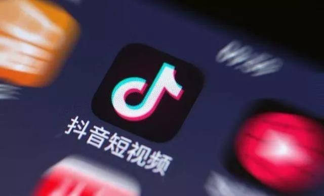 抖音代运营m(抖音网红背后的男人：一年打造50个账号，最穷时兜里只剩5块钱)  第1张