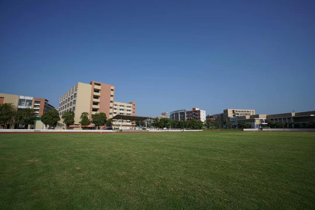 北京师范大学东莞石竹附属学校东莞边陲小镇中的排名靠前