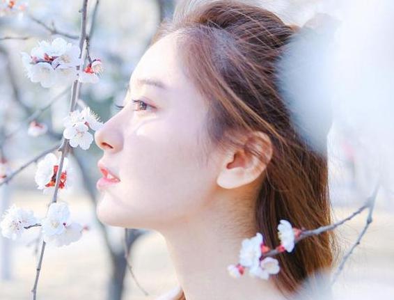 农历四月出生的人性格命运四月(巳月)生人的主要性格特点:1,广交朋友