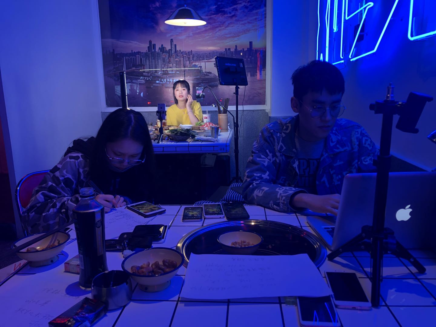 沧州嘉兴AOA体育APP下载(揭秘嘉兴网红美食幕后推手：美食达人“饕餮”，比体重涨得更快的是抖音粉丝数)  第3张