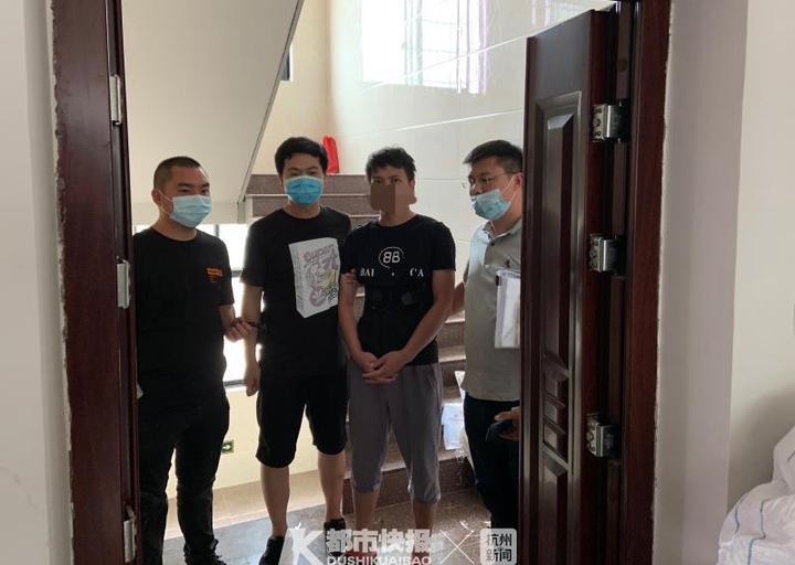 证据确凿后,白杨派出所副所长阮栋带领抓捕组立即赶到义乌,开展抓捕