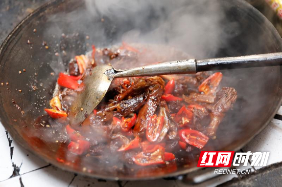 湘西美食血粑鸭（来湘西一定要尝尝这十大美食）