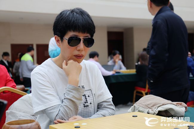 围棋陈楠简历女子甲级组第13轮集体照聂卫平参加联合国际象棋芮乃薇陈