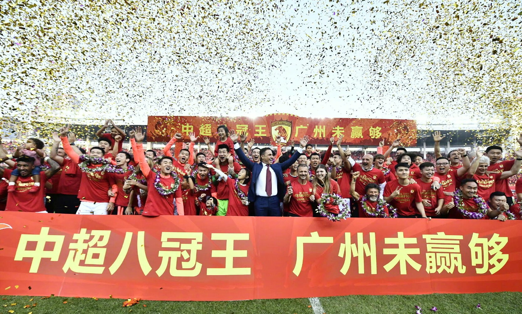 首场对阵神户胜利船(小白率领神户胜利船1-0!忍俊不禁:恒大一场未踢稳