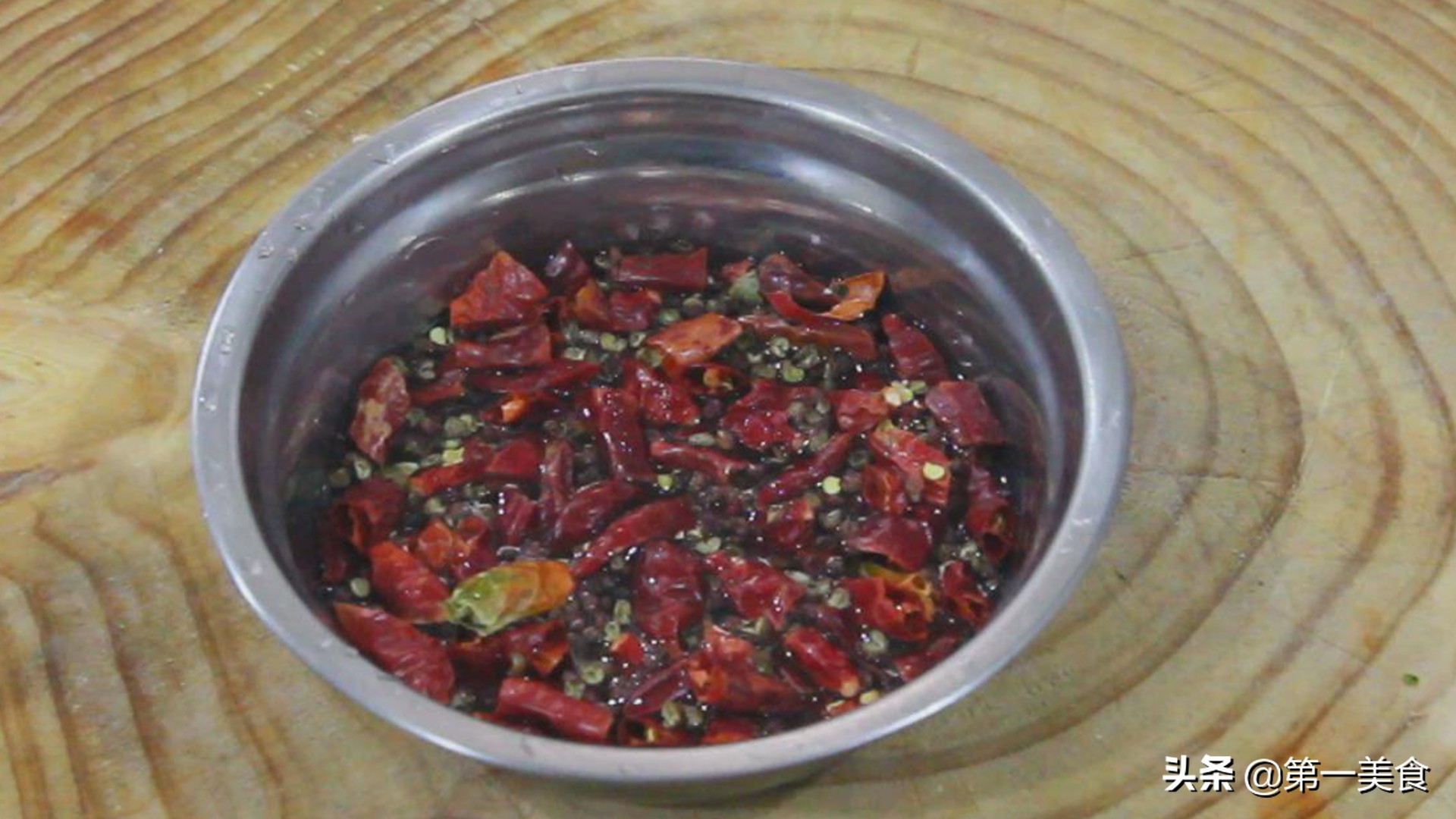 熟牛肉怎么做才好吃（五步教会你营养美味的炒牛肉丝）