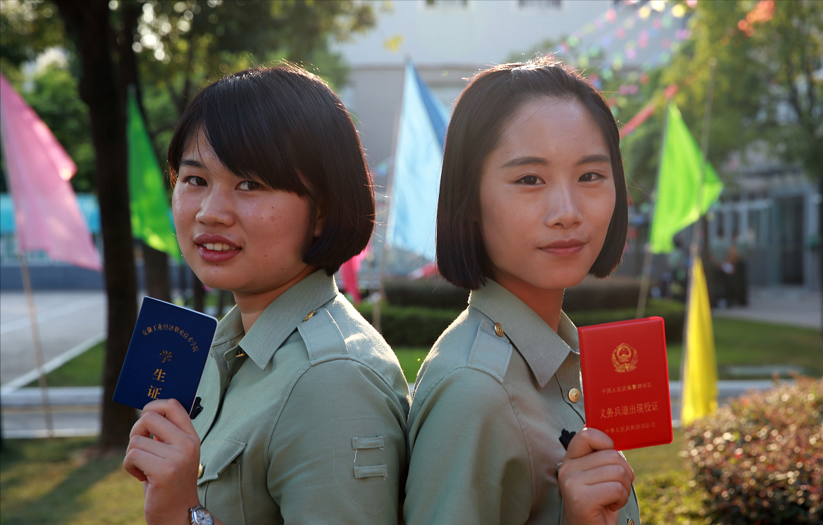 女生大学生当兵好吗女大学生21岁报名当兵