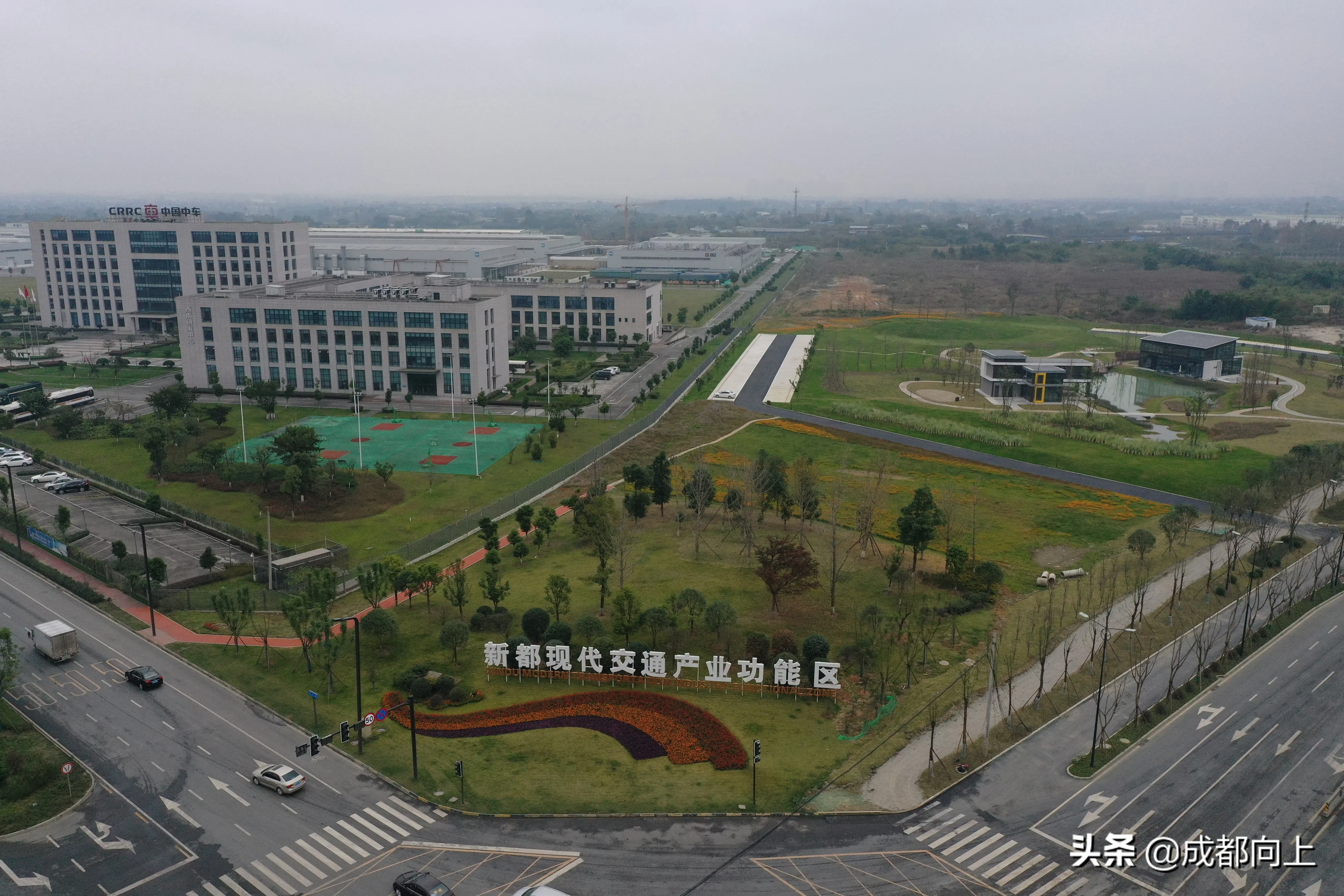 新都和新津哪个发展前景好(北边的新都VS南边的新津，都是发展轨道产业)