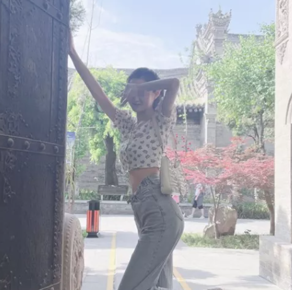 痛心！房东拒退押金女大学生服毒身亡，房东需要为此承担责任吗