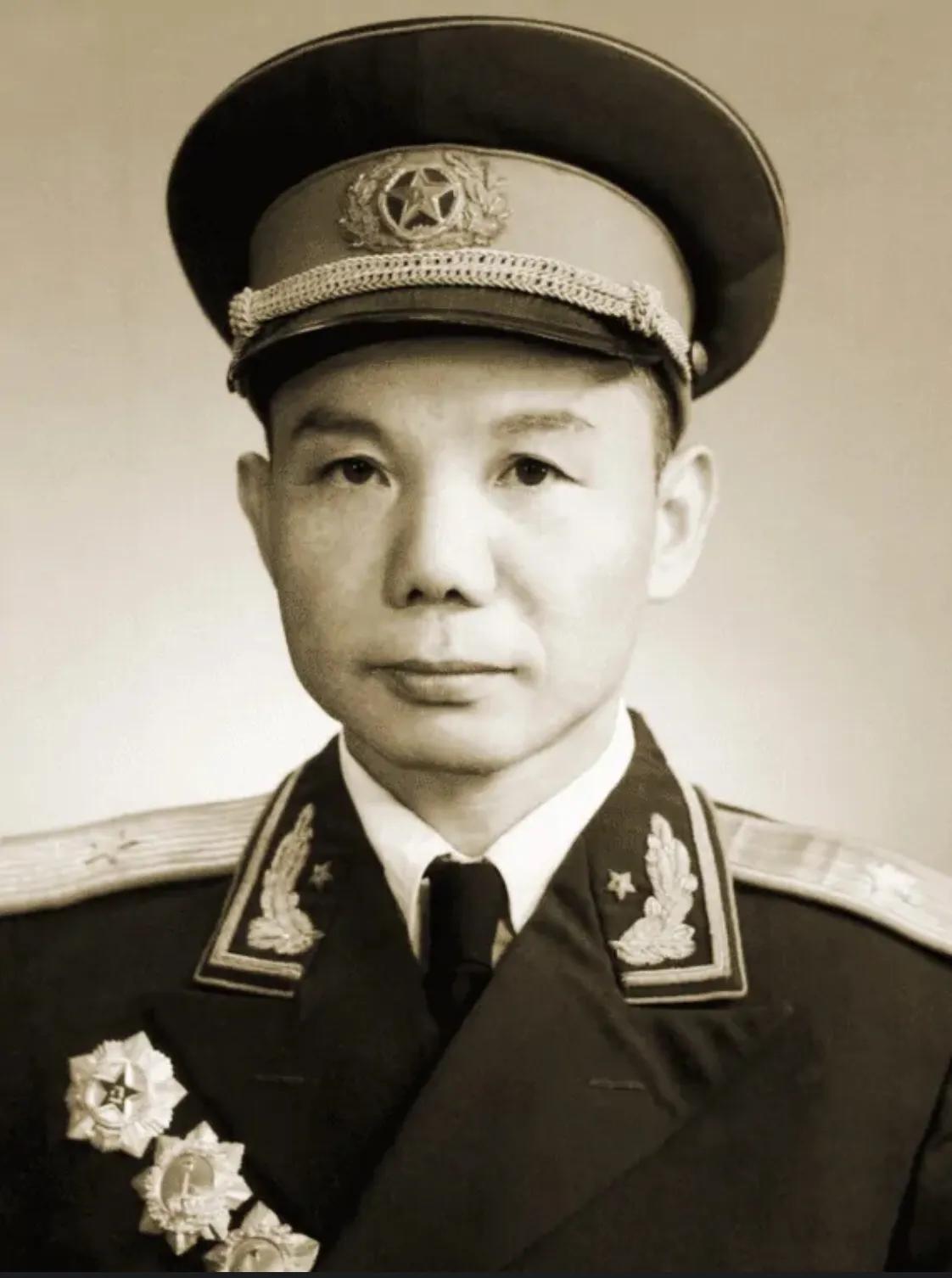 刘贤权刘贤权(1915年—1992年,江西吉安人.