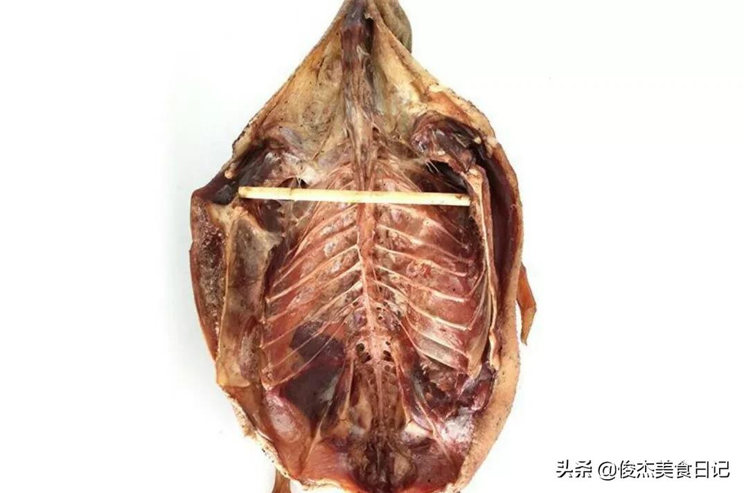 如何做出好吃又美味的板鸭（5步教会做出又香又嫩的板鸭）