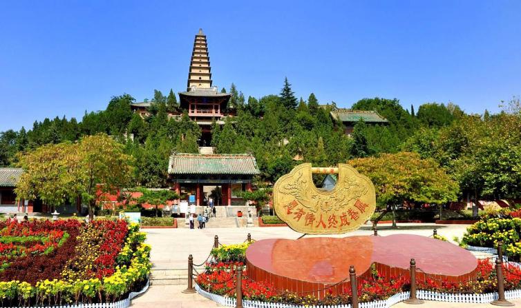普救寺位于山西省运城地区永济市蒲州古城东3公里的峨嵋塬头上.