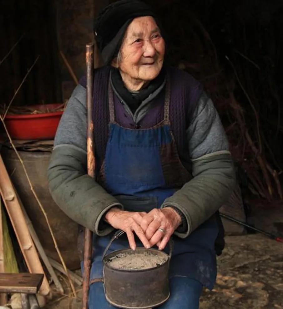 民間故事:這是發生在一位老太太身上的傳奇故事要知詳情待我講來