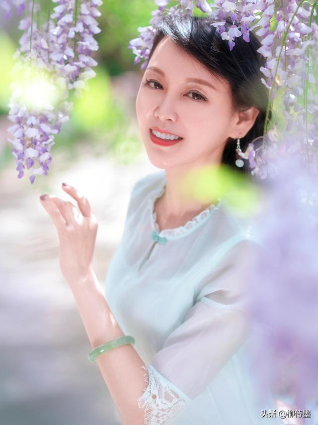 赞美老照片的唯美句子中年女性拍摄优雅人像