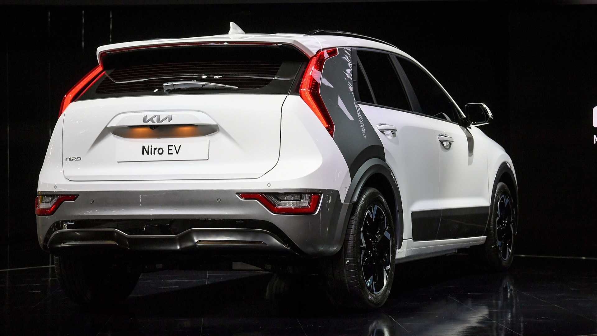 起亚全新一代niro发布 中文名极睿,定位紧凑型suv,造型打几分?