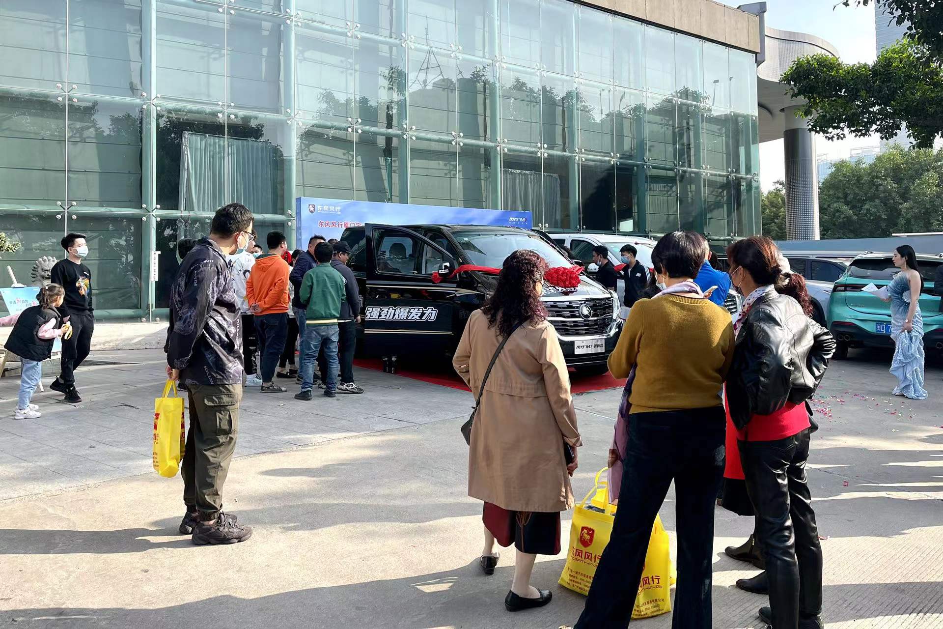 起步即豪华！MPV世家 风行M7厦门上市发布