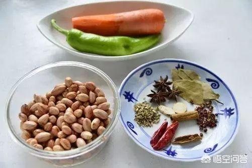 凉拌水煮花生的做法简单，且入味，越吃越想吃
