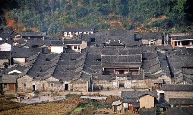 The ancient village of Longyan, Fujian, founded a women’s college more ...