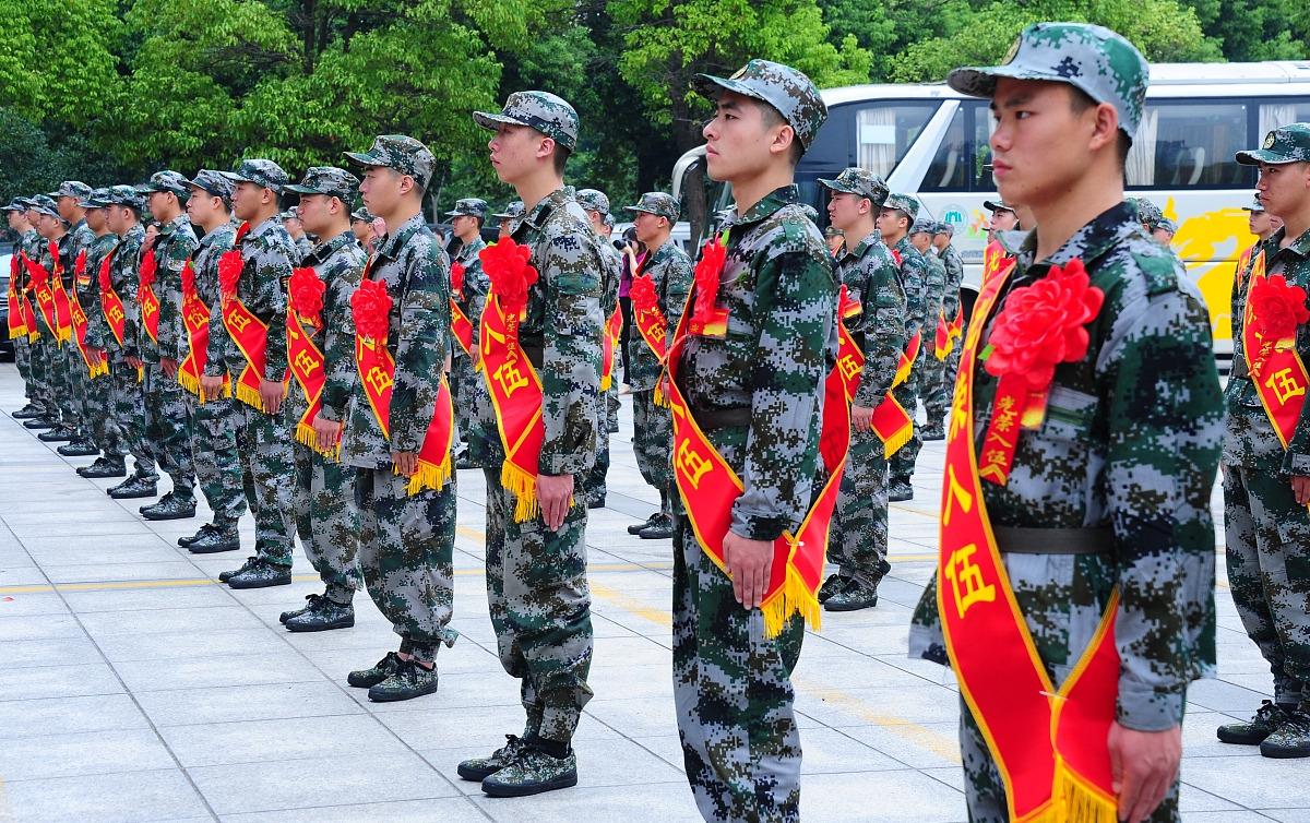 杭州士官學校是幾本(高中生在部隊考軍校有兩種情況)